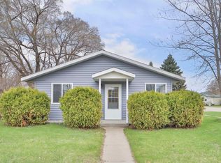 223 Main St NE, Menahga, MN 56464