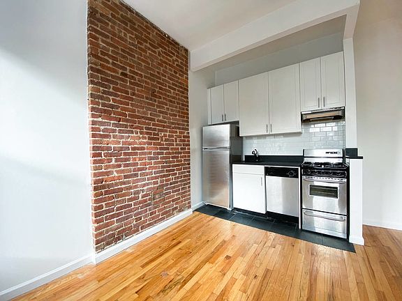 3rd image of 220 E 85th St #3EE