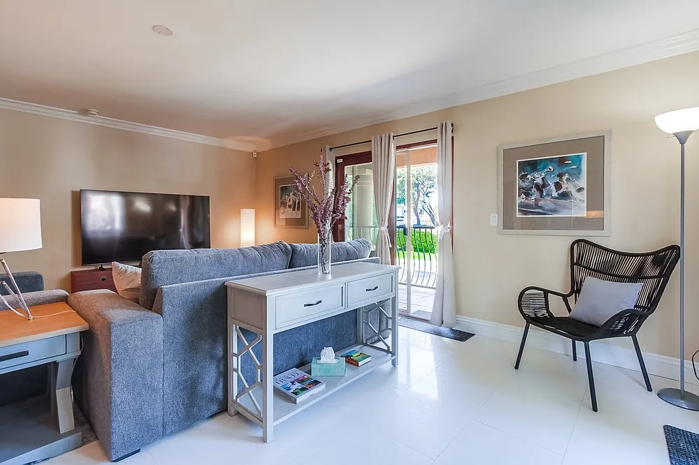 1 bed, 792 sqft, $4,250 — Photo 4