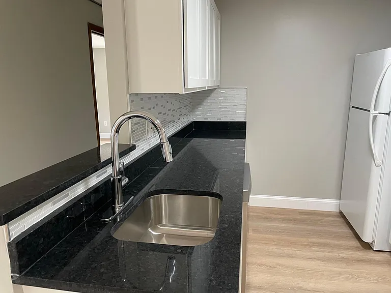 230 Phenix Ave #15 — Photo 9