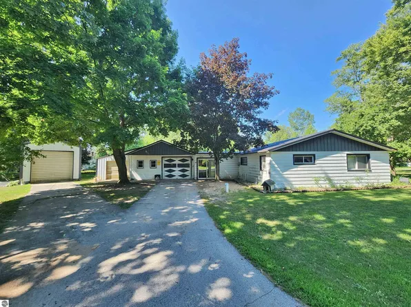 8530 Bank St, Wheeler, MI 48662