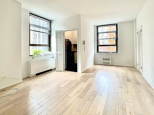1st image of 4 Park Ave APT 9A