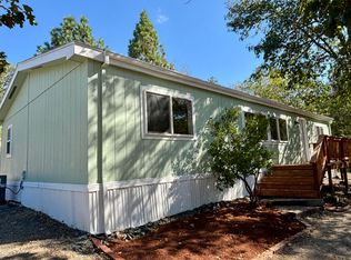 581 Azalea Dr, Grants Pass, OR 97526