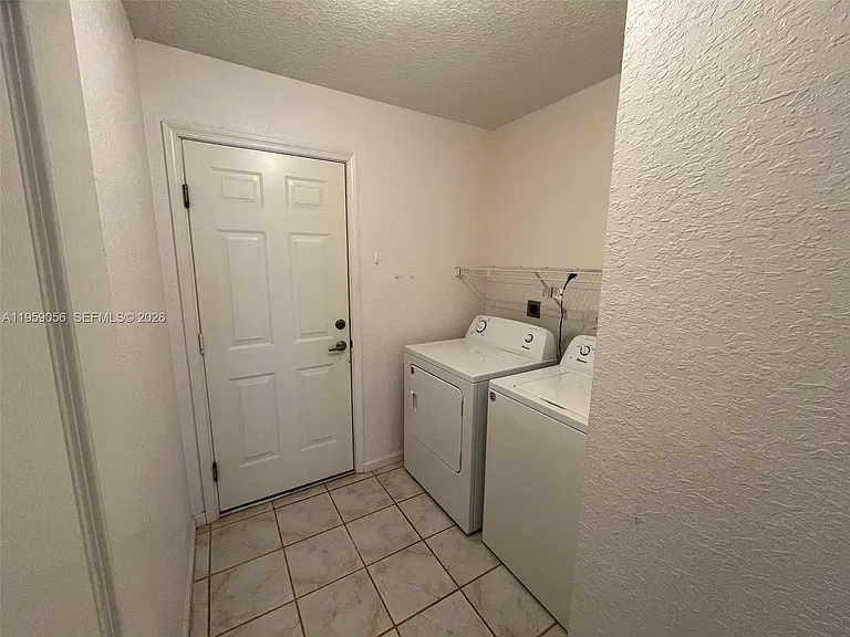 2710 Augusta Dr — Photo 14