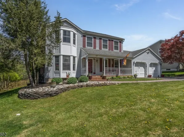 23 Fawn Run, Bloomsbury Boro, NJ 08804