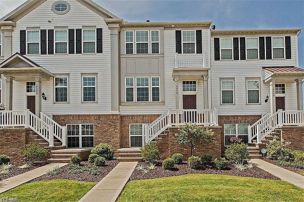3 bed, 1638 sqft, $3,050 — Photo 1