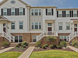 6210 N Pointe Dr, Pepper Pike, OH 44124