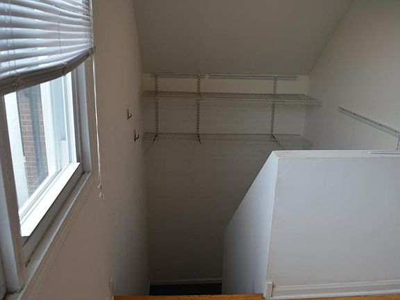 5th image of 3414 N Seeley Ave