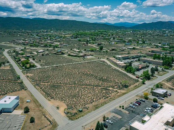 Gusdorf Rd, Taos, NM 87571