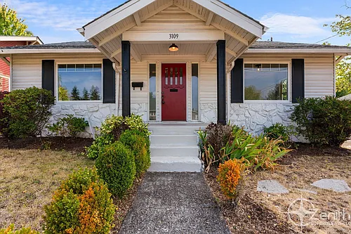 3109 Grant St Photo 1