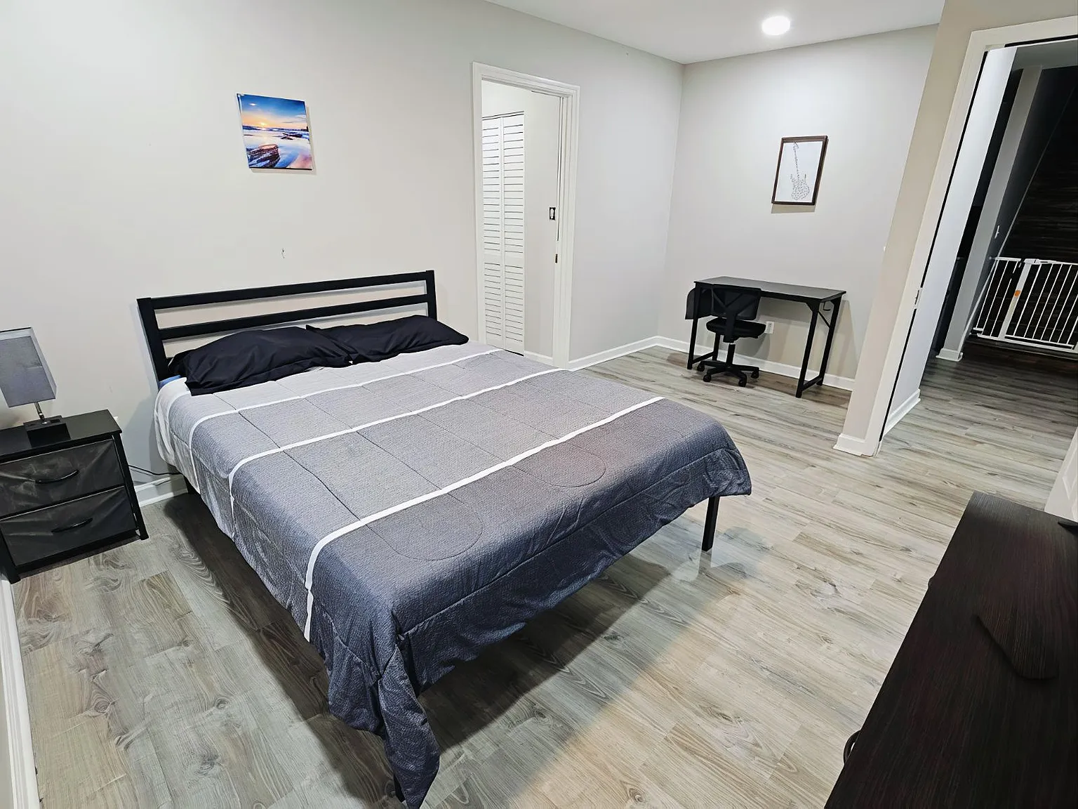 12 bed, 4065 sqft, $670 — Photo 2