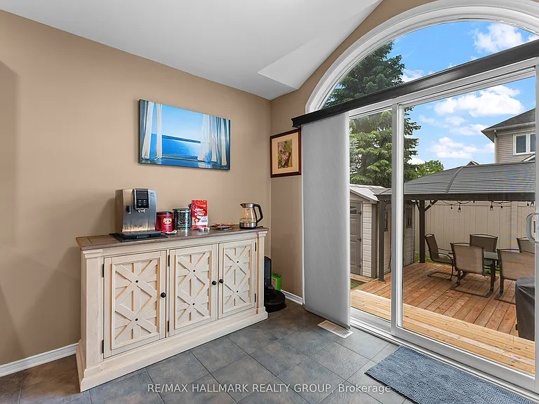 2250 Silverado Cres — Photo 10