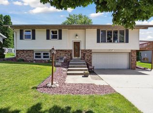 3209 Crabapple Ln, Janesville, WI 53548