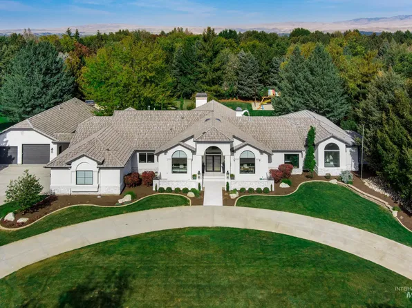 1152 W Newfield Dr, Eagle, ID 83616