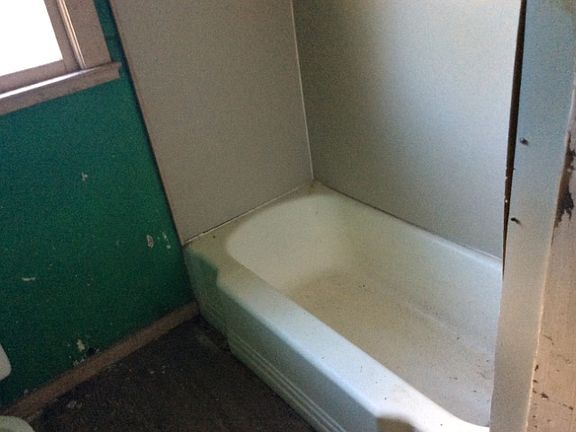 5th image of 322 Brouillette Ave