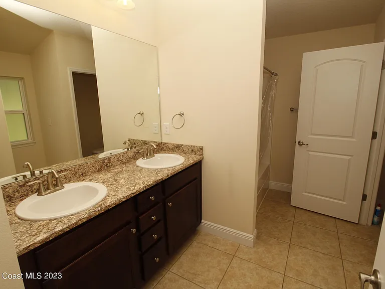 1034 Breakaway Trl — Photo 14