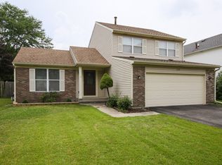 125 Ashford Ln, Westmont, IL 60559