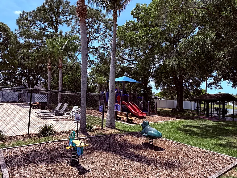 129 Camphor Cir #F — Photo 48