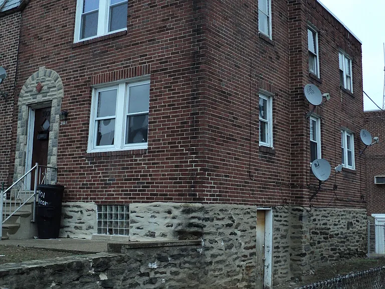 3901 Elsinore St — Photo 1