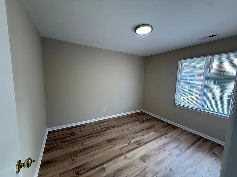 4720 Matt Dr — Photo 12
