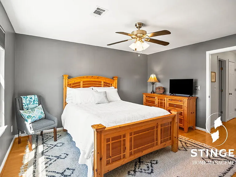 2927 Waters Edge Ct W — Photo 15