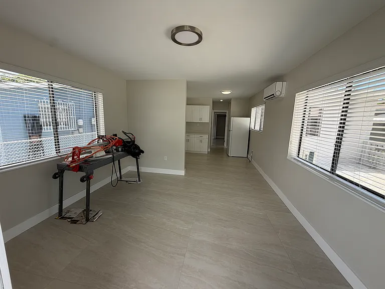 245 NW 48th Pl — Photo 5