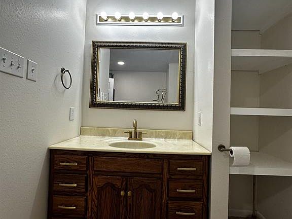 5th image of 3003 Avenue O Unit B