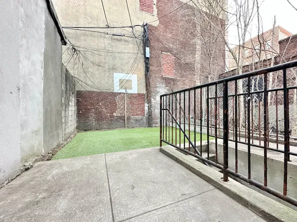 116 Marcus Garvey Boulevard image 1 of 9