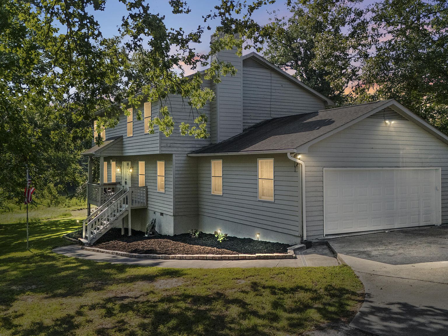 3447 Mountain View Ln