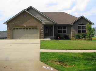 306 Medley Ct, Vine Grove, KY 40175