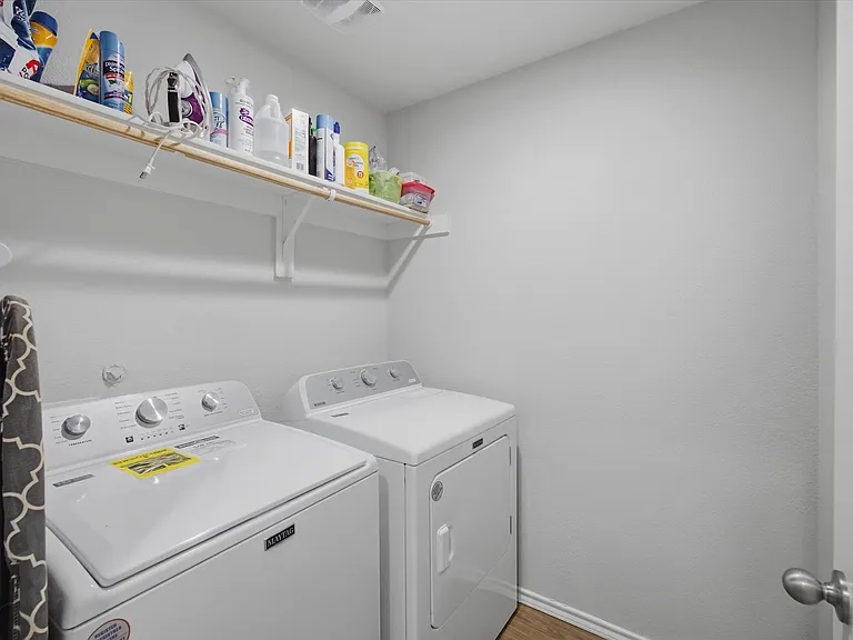 420 Milverton Dr — Photo 24