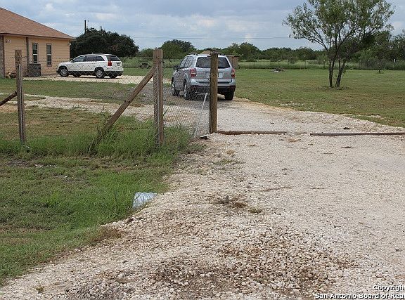 3rd image of 272 County Road 4647