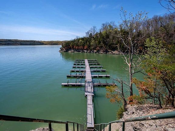 5th image of 301 Lakeshore Dr