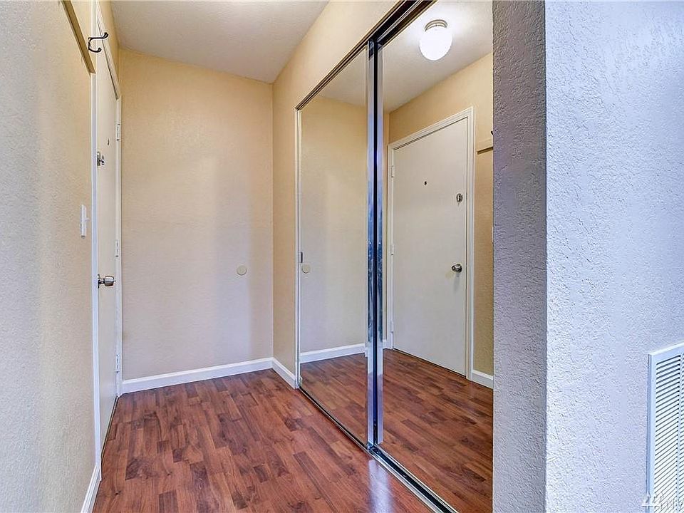 1st image of 14022 Juanita Dr NE #2