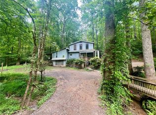 345 Banner Cir, Ellijay, GA 30540