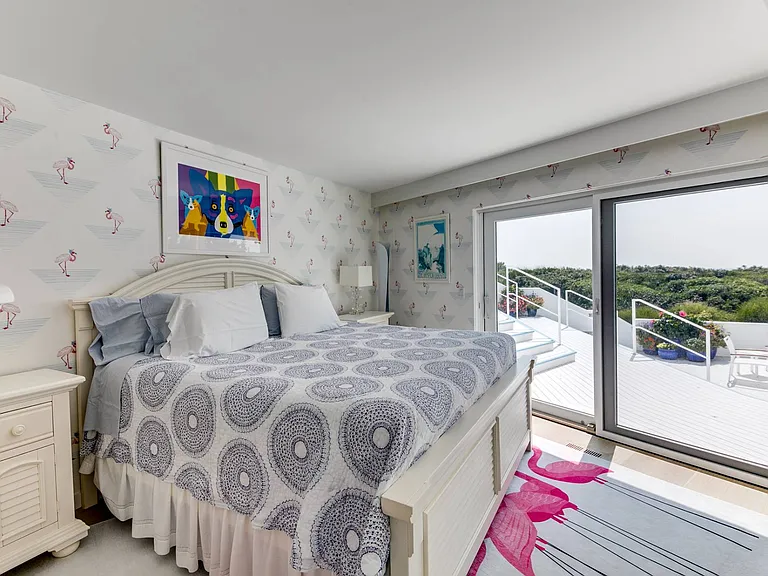 179 Mid Ocean Dr — Photo 23