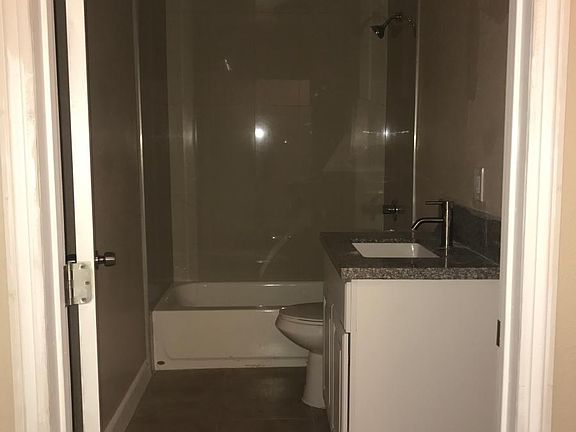 4th image of 910 E Artesia Blvd