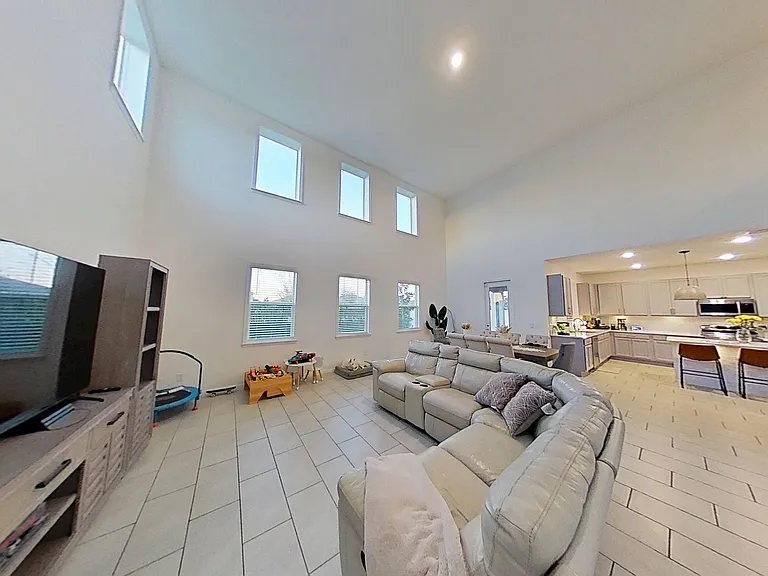 2138 Derwent Dr — Photo 7