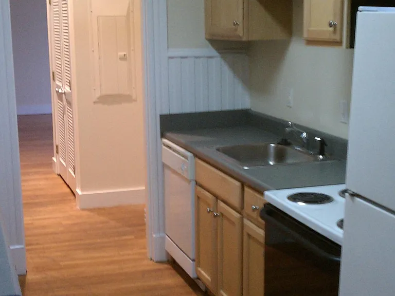 320 N 25th St #B — Photo 6