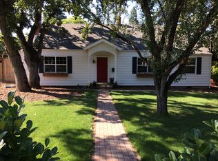 2404 Hillcrest Rd, Medford, OR 97504