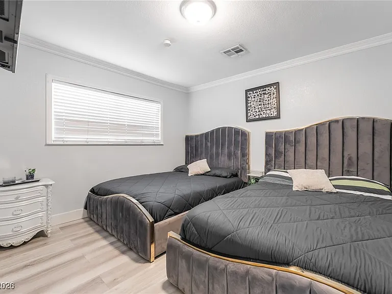 2419 Vegas Valley Dr — Photo 32