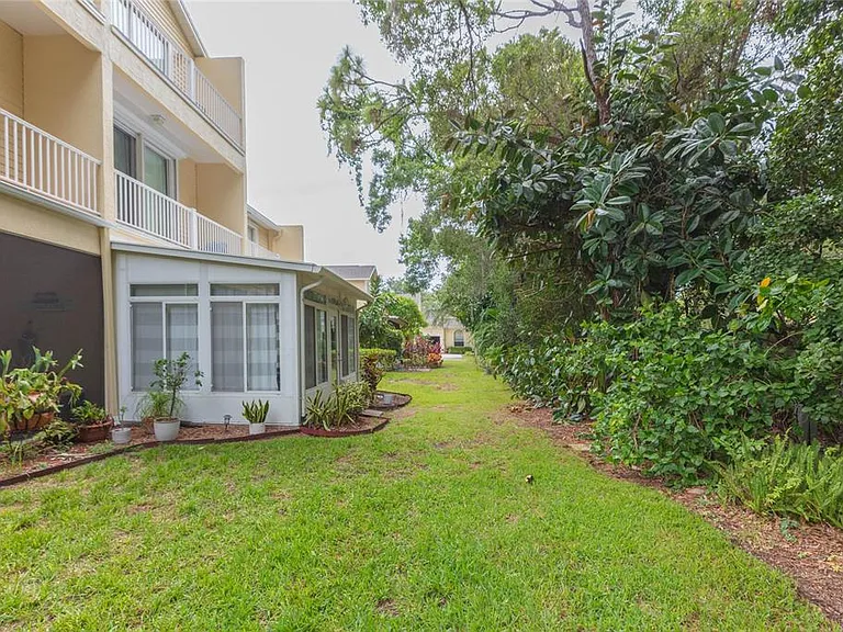 1050 Starkey Rd #104 — Photo 45