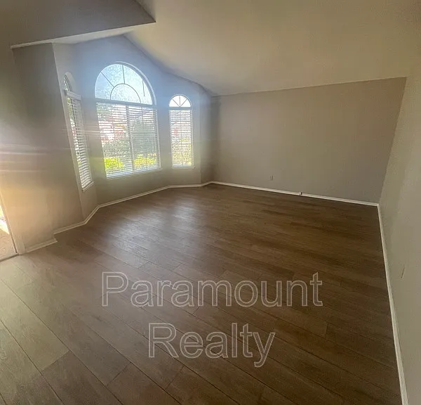 1230 Mohr Cir — Photo 6
