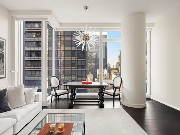 20 West 53rd Street image 2 of 15