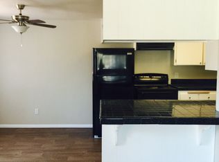 707 Windsor Ct APT 3, Vista, CA 92084