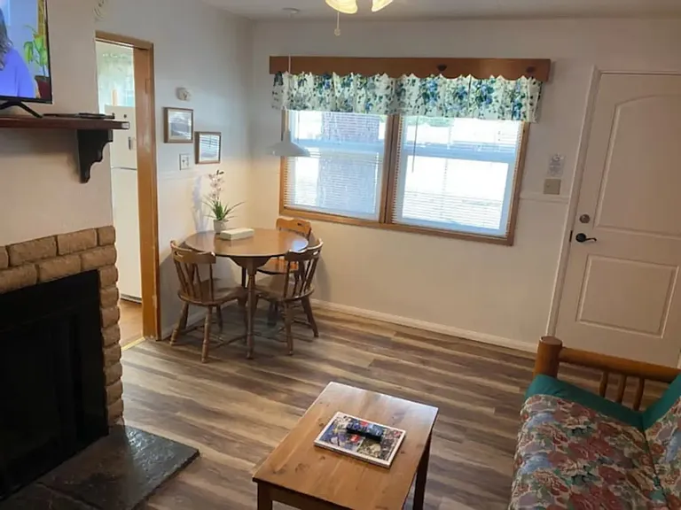 877 Tulip Ln — Photo 47