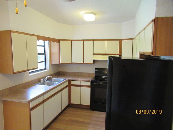 5th image of 1745 Montgomery Dr