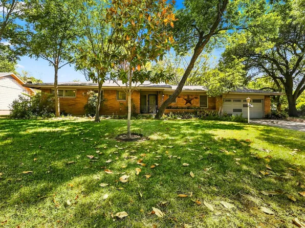 204 University Dr, Arlington, TX 76013