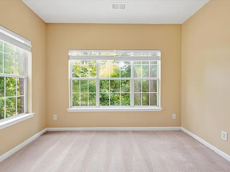 1202 Walden Park Dr — Photo 2