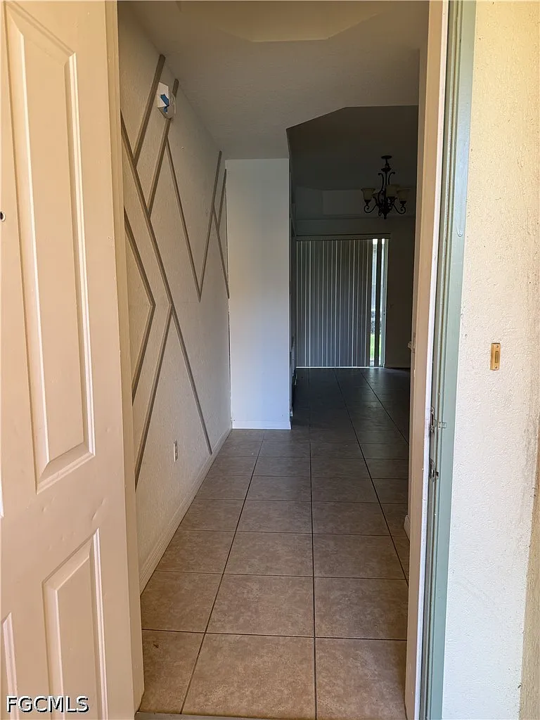 3 bed, 2.5 bath, 1819 sqft, $2,250 — Photo 3